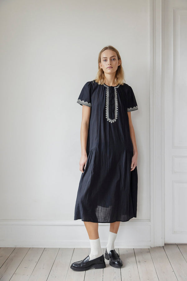 MOIRA 199 BLACK