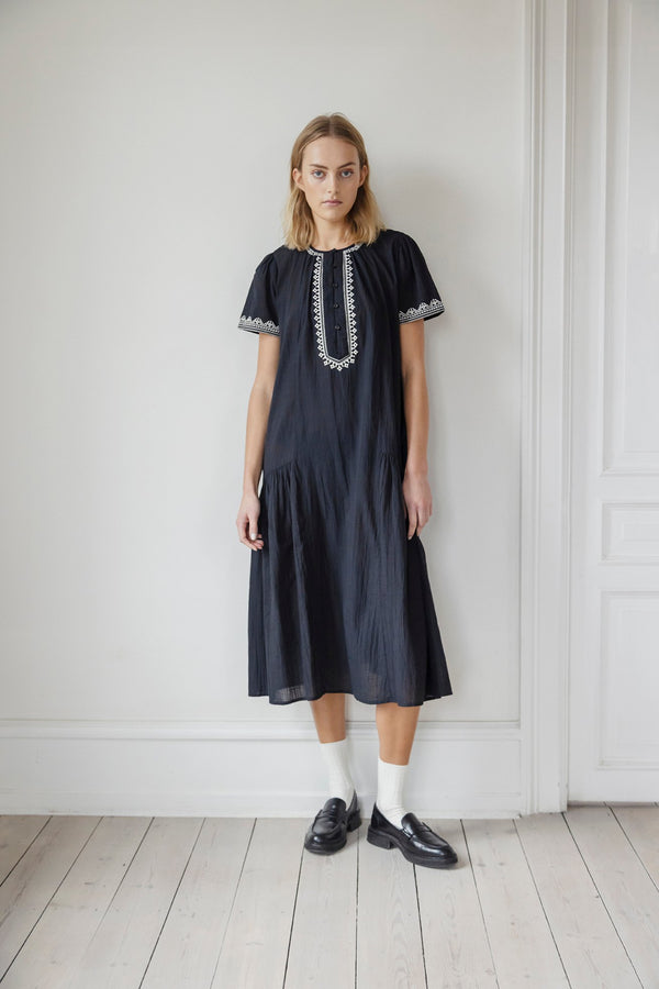 MOIRA 199 BLACK