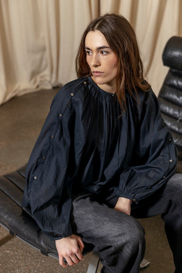 HESTER 199 BLACK