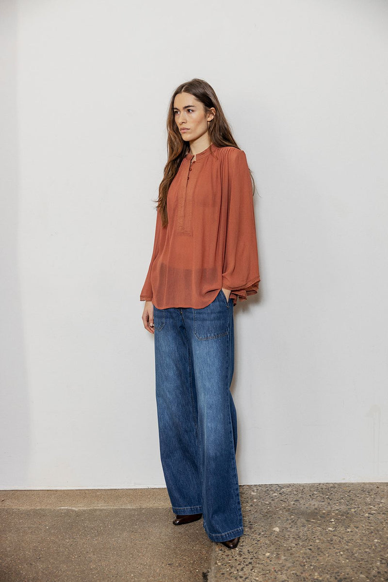 LILLIES 337 GARNET